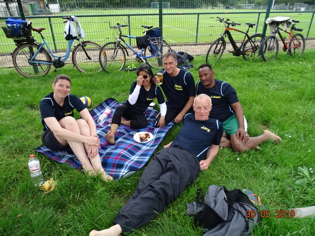 vaddertag_mit_den_ballfummlern_1_20190530_2071576085
